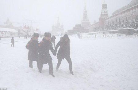 «У них отменили меньше полетов, чем во время небольшого снегопада в Британии»: британцы поразились восприятию снегопадов в России