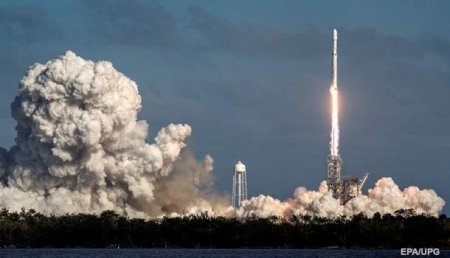 Не впечатлило: Пентагон и НАСА отказались от Falcon Heavy