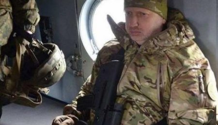 Турчинов: закон о Донбассе позволяет Украине захватить ДНР и ЛНР силой