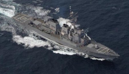 Участвовавший в ракетном ударе по Сирии эсминец США вошел в Черное море