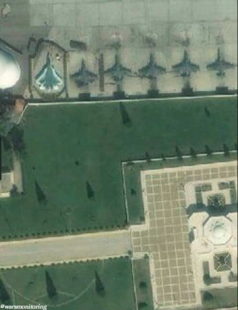 Коммерческие спутники смогли сфотографировать три самолета Т-50 на авиабазе Хмеймим