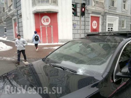 СРОЧНО: Кортеж Порошенко сбил пенсионера (ФОТО, ВИДЕО)
