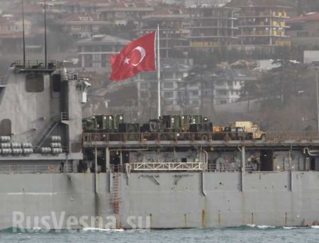 В Черное море вошел большой десантный корабль ВМС США с морпехами на борту (ФОТО)