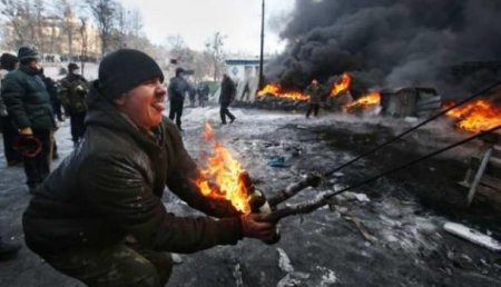 Киевская полиция помешала депутату забросать коммунальщиков «коктейлями Молотова»