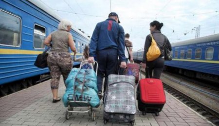 Украинцы продолжают массово уезжать из страны