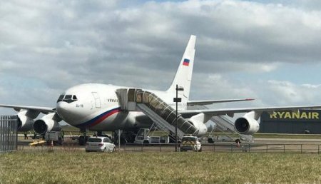 Самолёт из Лондона с российскими дипломатами прибыл в Москву