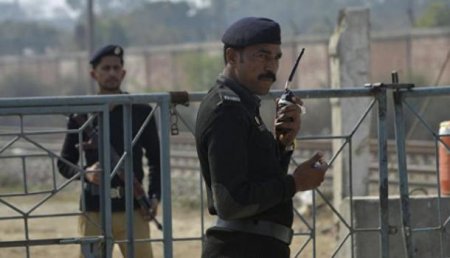 В Пакистане неизвестные кинули гранату в толпу на фестивале