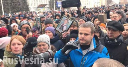 В Кремле объяснили отказ Путина выйти к митингующим в Кемерово