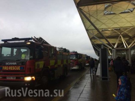 Пожар в аэропорту Лондона: более 100 рейсов были отменены (ФОТО, ВИДЕО)