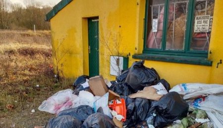 Швейцарцы для экономии начали выбрасывать мусор во Франции