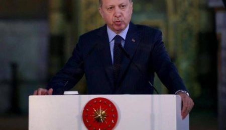 Эрдоган поблагодарил захватчиков Константинополя и зачитал исламскую молитву в православном храме