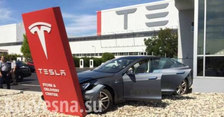 Илон Маск «обанкротил» Tesla (ФОТО)