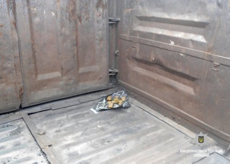 Типичная Украина: Под Полтавой в вагоне поезда нашли боевые гранаты
