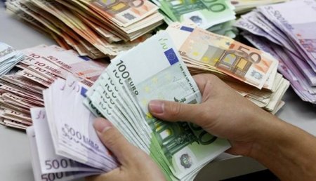 Иран отказался от доллара в международных расчетах