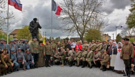 Мэр французского города получила награду России за сохранение памяти о русских солдатах