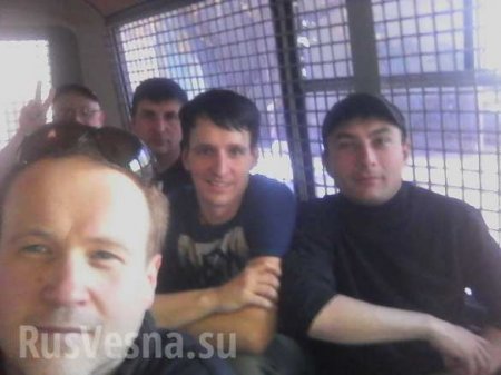 Потасовка в Москве: Добровольцы Донбасса и казаки столкнулись с проукраинскими нацистами (ФОТО, ВИДЕО)