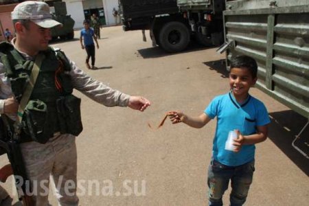 Как встречают освободителей: Российские малиновые береты с георгиевскими лентами в освобождённых от боевиков районах (ФОТО)