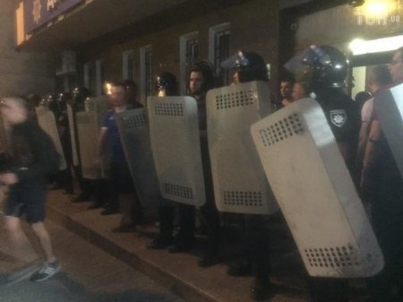 В Днепрпетровске ультрас устроили массовые драки