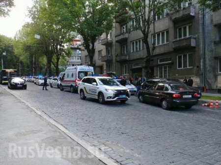 Нападение во Львове: преступник тяжело ранил ножом женщину-полицейского (ФОТО)