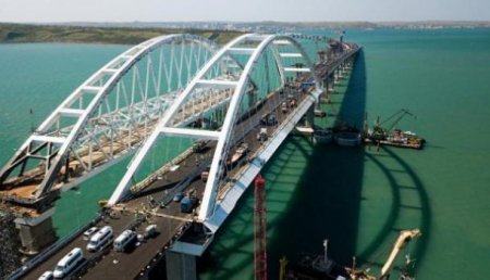 Владимир Путин примет участие в открытии автомобильной части моста в Крым