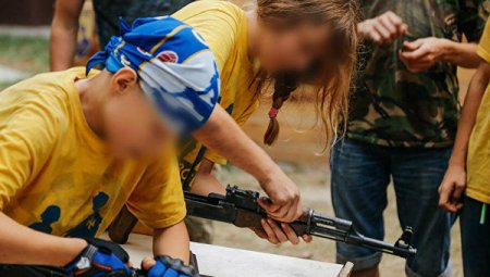 Повелители мух: отравленные дети и будущее Украины