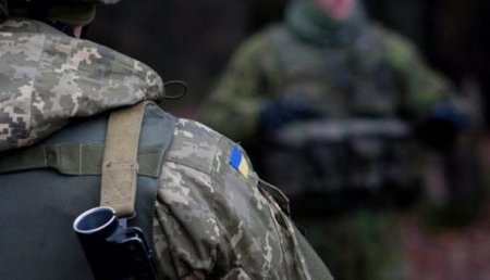 Украинский военный погиб под колёсами грузовика с боеприпасами