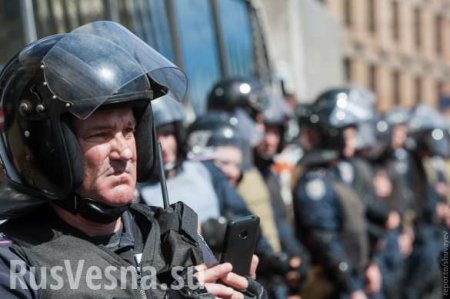 Нерабы: В Киеве из-за гей-парада полиция пускает людей домой только по паспортам