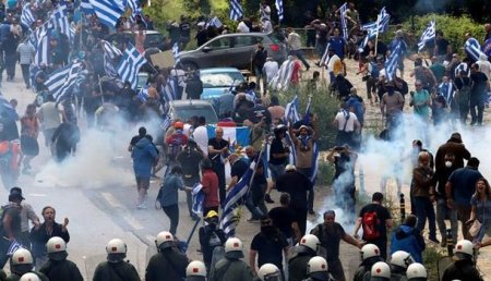 В Греции после соглашения с Македонией начались протесты и столкновения