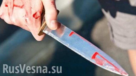 Пьяный украинский полицейский напал с ножом на посетителей кафе