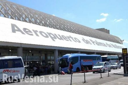 Украинцы застряли в аэропорту Пальма-де-Майорка