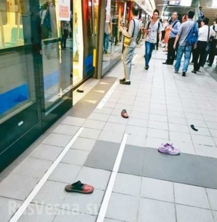 Крыса спровоцировала серьёзную давку в метро (ФОТО)