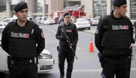 В Турции перед инаугурацией Эрдогана уволили тысячи полицейских