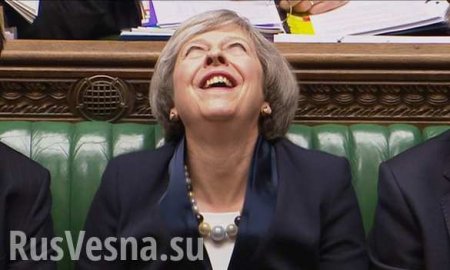 Речь премьер-министра Британии встретили громким смехом в парламенте (ВИДЕО)