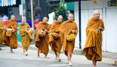 В Таиланде монаха подозревают в убийстве девушки при изгнании «злых духов»