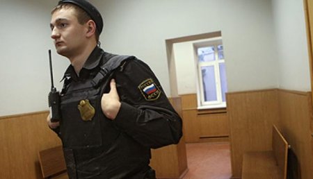 Судебные приставы увеличили число невыездных москвичей в два раза