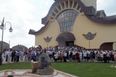 На Львовщине униаты построили храм «третьего тысячелетия»