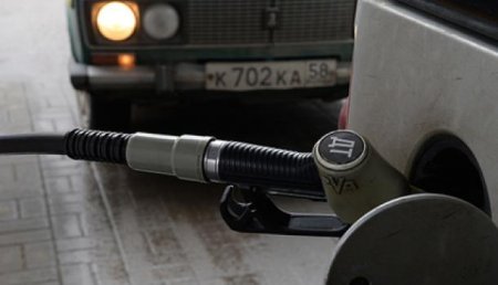 Российские заправки потеряли миллиарды от скачка цен на бензин