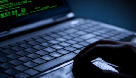 Киев подтвердил арест трех хакеров в США