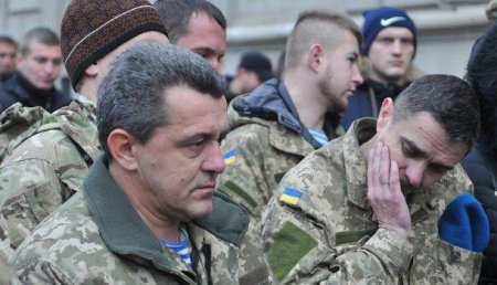 Двое украинских боевиков подорвались на установленной сослуживцами растяжке