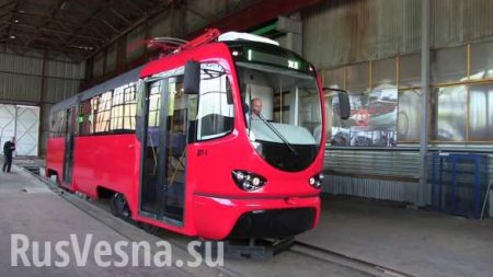 В Донецке презентовали трамвай производства ДНР (ФОТО, ВИДЕО)