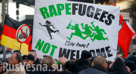 «Остановить смертельную миграцию ножей»: к чему приведут протесты против беженцев в Германии?