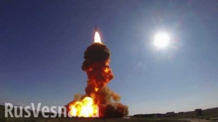 Быстрее молнии: кадры пуска новой противоракеты ВКС РФ (ВИДЕО)