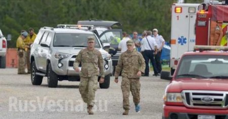 На военную базу в США рухнул самолет, есть жертвы (ФОТО)