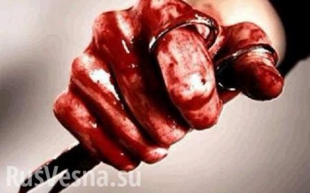 Дикая Украина: В Киеве школьник разбил учительнице голову и воткнул в спину ножницы (ВИДЕО)