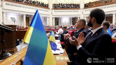 Украине запретили бесплатно говорить по-русски (ФОТО)
