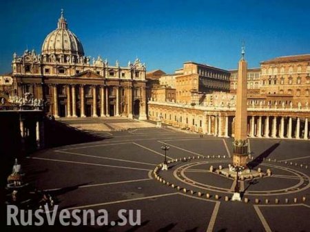 Ватикан не намерен поддерживать отношения с неканонической церковью на Украине, — источник