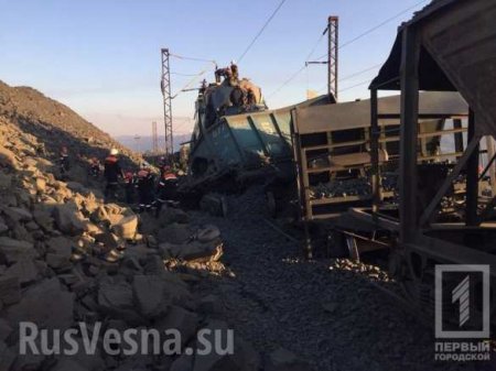На Украине столкнулись два локомотива, есть погибшие (ФОТО)
