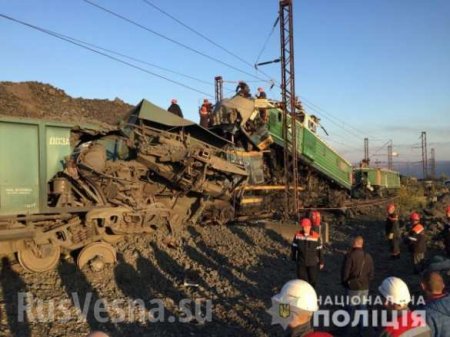 На Украине столкнулись два локомотива, есть погибшие (ФОТО)