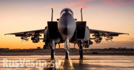 Жёсткая посадка F-15: истребитель «проскакал» по взлётно-посадочной полосе (ВИДЕО)