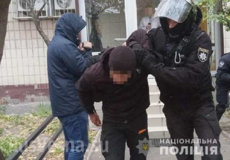 Битва в центре Киева: ранены силовики, задержаны десятки боевиков в масках и с оружием (+ВИДЕО, ФОТО)
